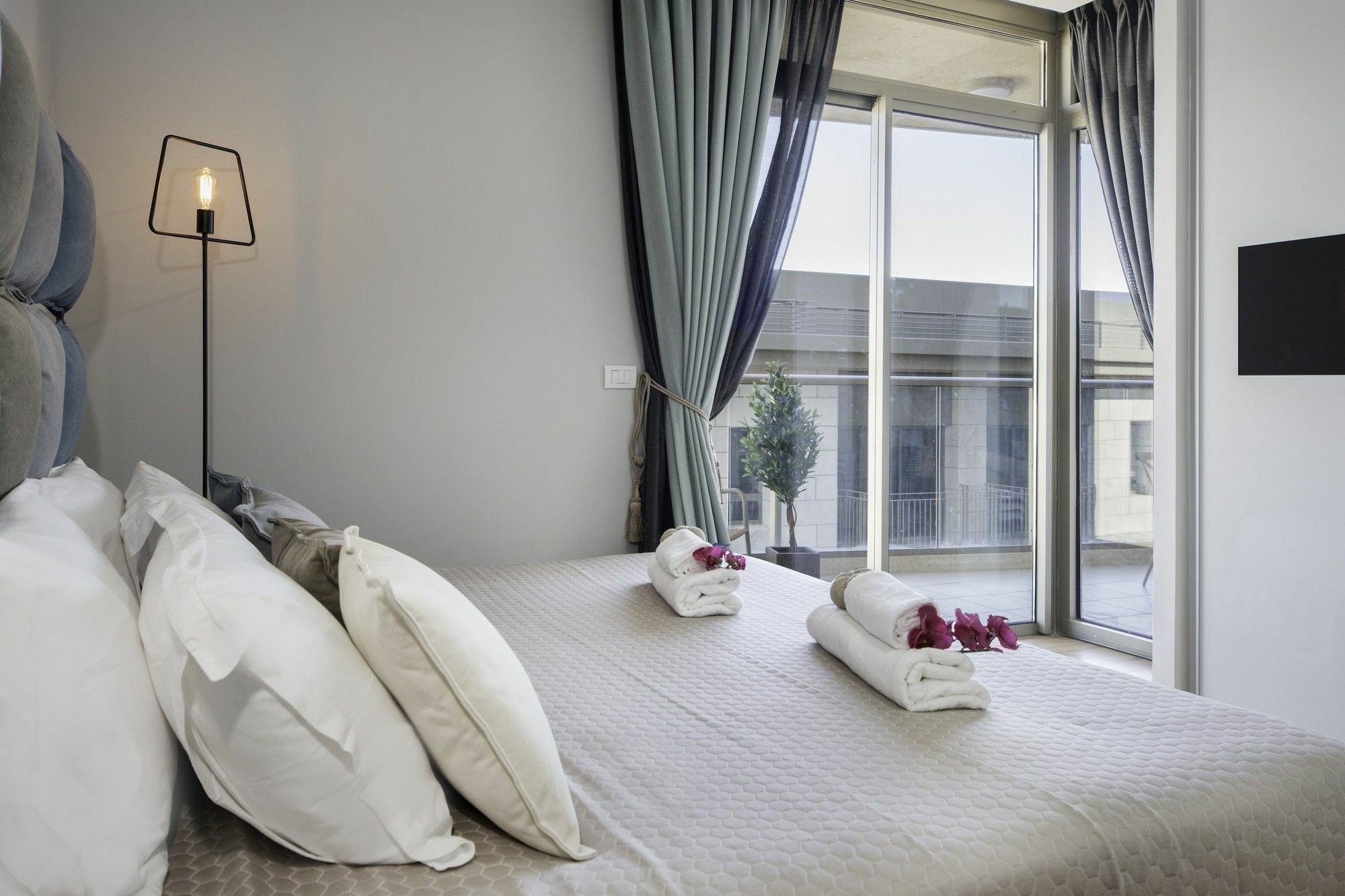 Sweet Inn- Haneviim Court Yerusalem Bagian luar foto